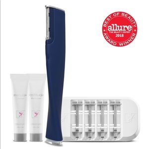 DERMAFLASH LUXE dermaplaning exfoliating device